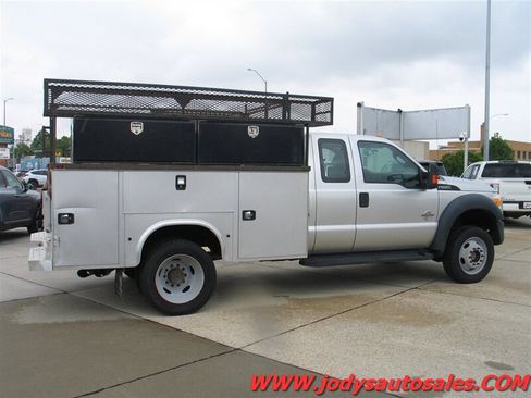 Used 2016 Ford F550 4x4 SuperCab Super Duty image 32