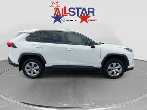 Used 2022 Toyota RAV4 LE FWD image 8