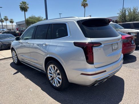 Used 2020 Cadillac XT6 Premium Luxury FWD image 6