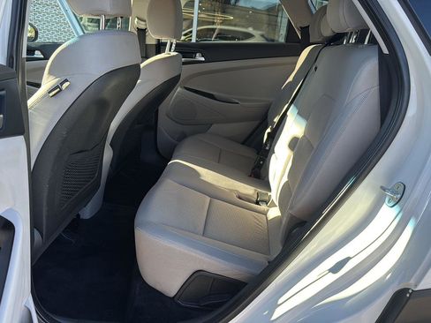 Used 2020 Hyundai Tucson SE image 14