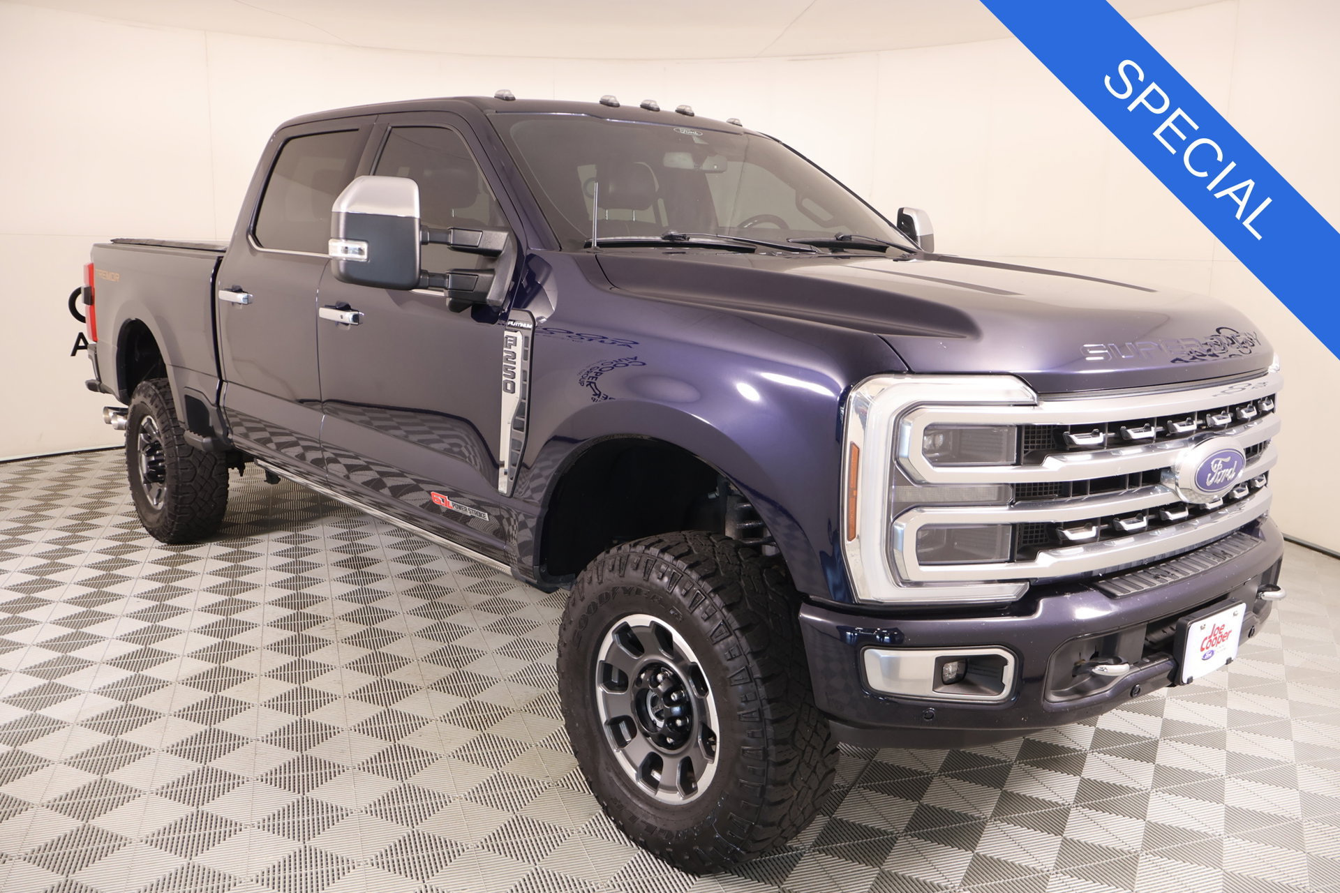 Used 2024 Ford F250 Platinum w/ Tremor Off-Road Package AWD/4WD image 1