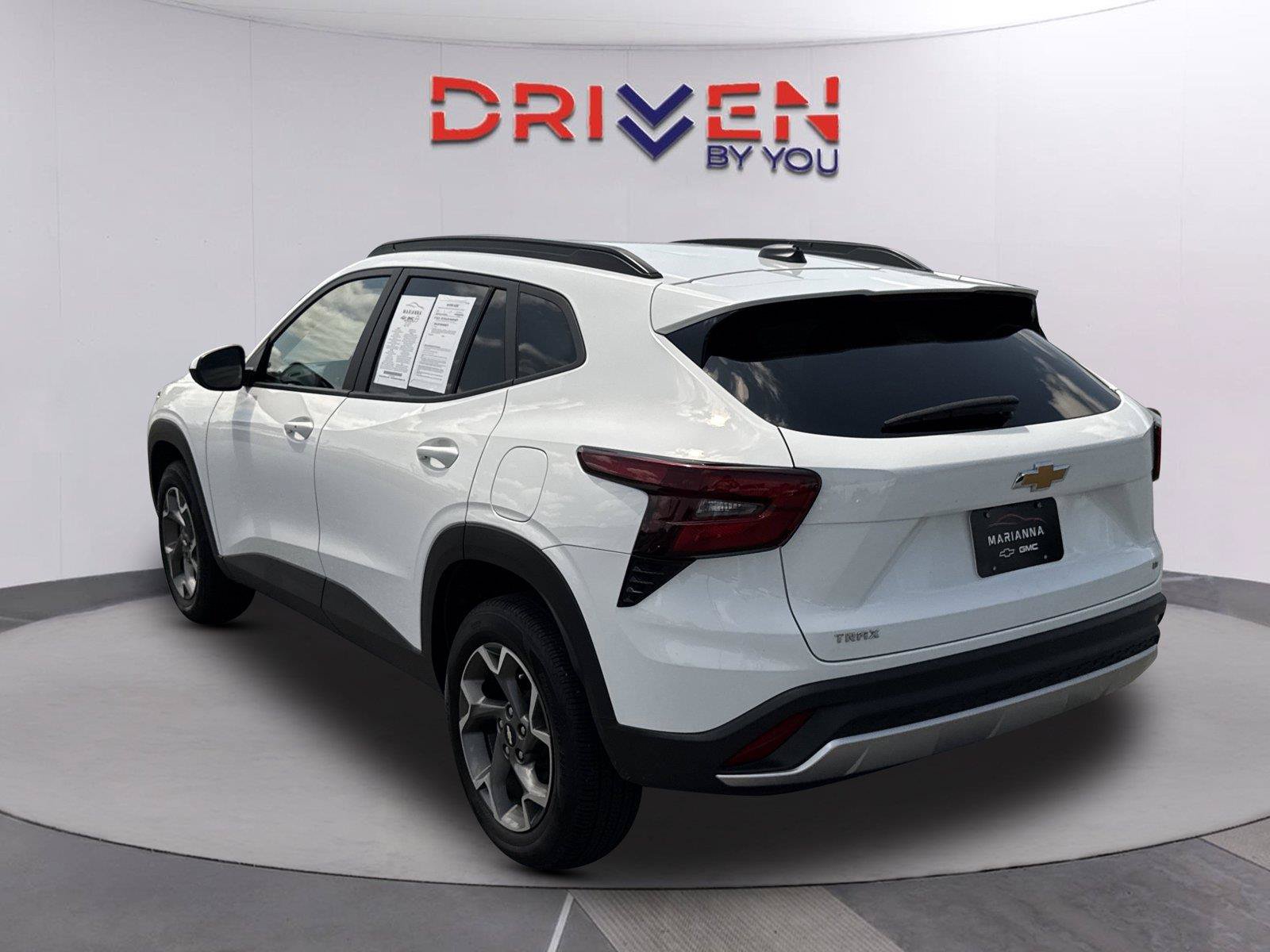 Used 2025 Chevrolet Trax LT w/ LT Convenience Package FWD image 6