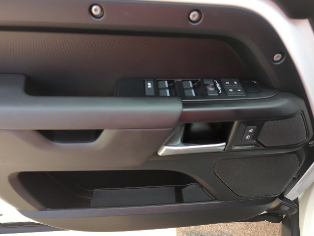 Used 2025 Land Rover Defender 110 S AWD/4WD image 18
