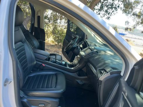 Used 2019 Ford Edge SEL w/ Equipment Group 201A FWD image 8