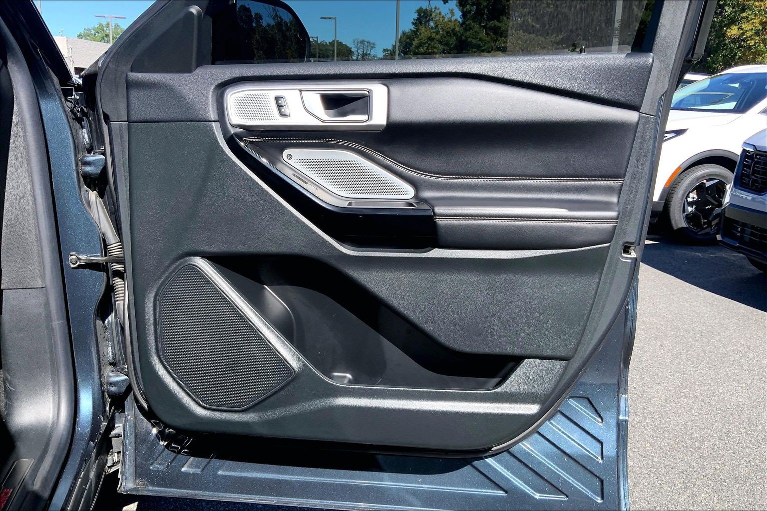 Used 2023 Ford Explorer ST w/ Equipment Group 401A AWD/4WD image 28