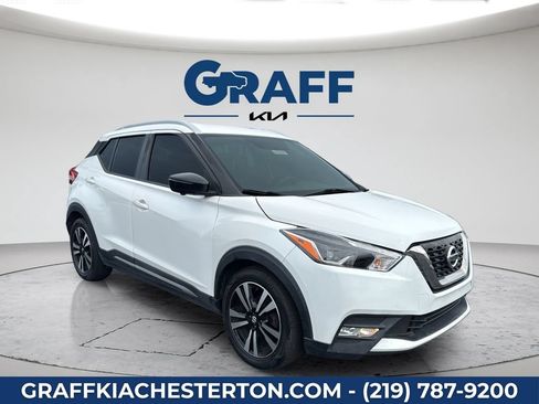Used 2018 Nissan Kicks SR FWD image 16