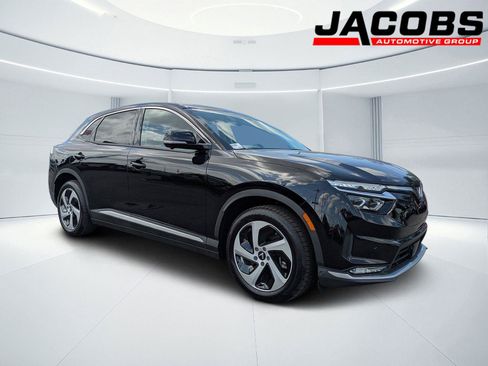 New 2025 VinFast VF 8 Eco image 1