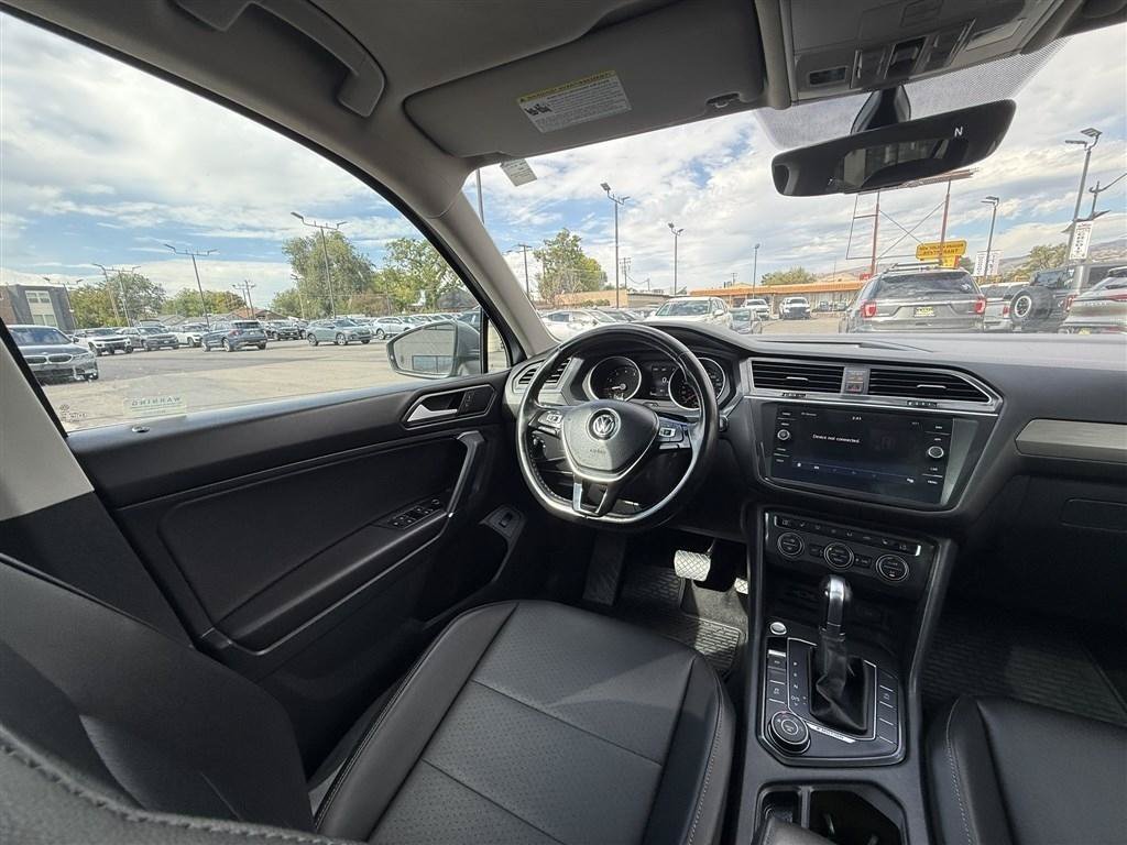 Used 2018 Volkswagen Tiguan SEL AWD/4WD image 24