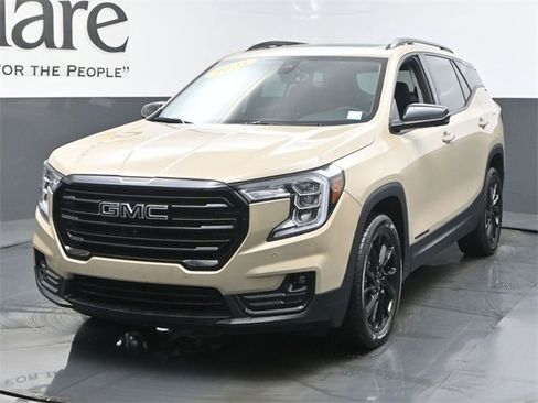 Used 2023 GMC Terrain SLT w/ Infotainment Package II image 33