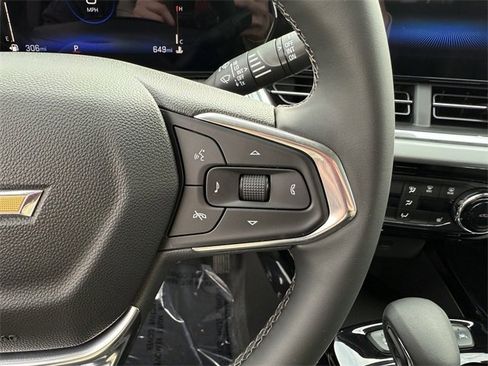 Used 2025 Chevrolet Trax LT w/ Driver Confidence Package image 19