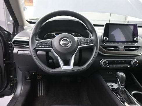 Used 2024 Nissan Altima 2.5 SV image 72