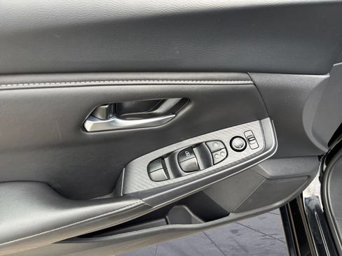 Used 2025 Nissan Sentra SV FWD image 23