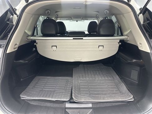 Used 2016 Nissan Rogue SV AWD/4WD image 17