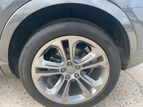 Used 2018 Audi Q3 2.0T Premium w/ Convenience Package image 8