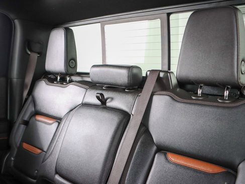 Used 2023 GMC Sierra 1500 AT4 image 29