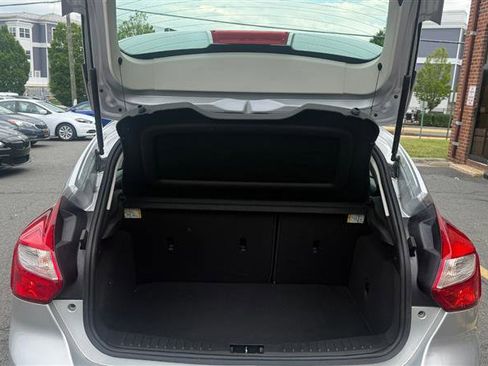 Used 2012 Ford Focus SE FWD image 7