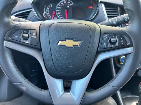 Used 2021 Chevrolet Trax LT w/ Driver Confidence Package image 19