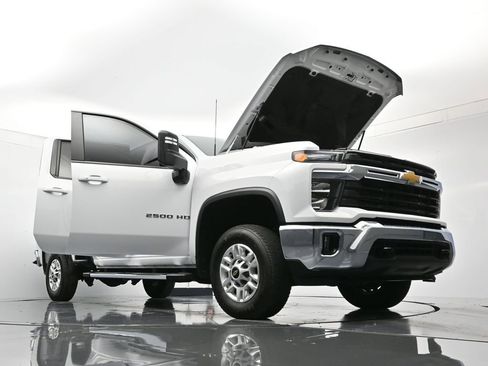 Certified 2025 Chevrolet Silverado 2500 LT w/ Convenience Package image 52