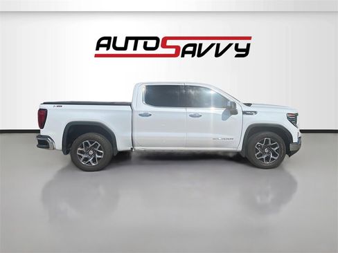 Used 2023 GMC Sierra 1500 SLT w/ X31 Off-Road Package image 8