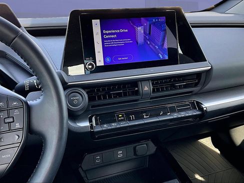 Used 2024 Toyota Prius LE AWD/4WD image 9