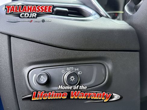 Used 2022 Chevrolet Equinox LT FWD image 35
