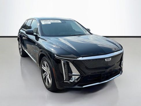 Certified 2024 Cadillac Lyriq Tech AWD/4WD image 3