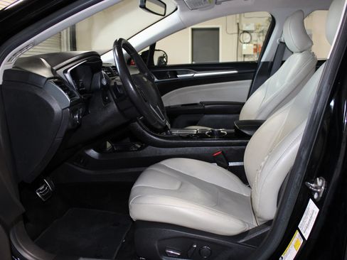 Used 2016 Ford Fusion Titanium AWD/4WD image 8
