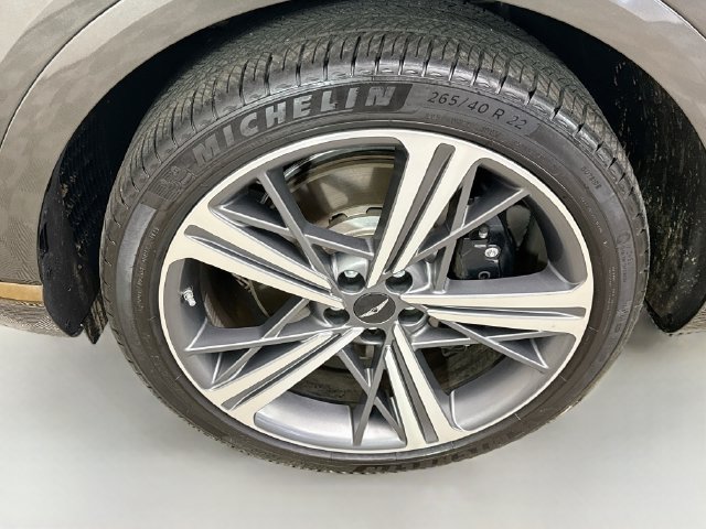 Used 2025 Genesis GV80 3.5T e-SC AWD/4WD image 32
