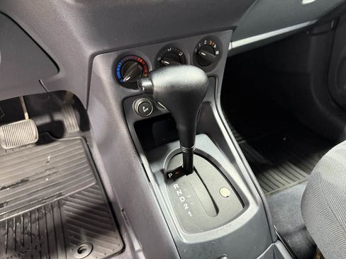 Used 2010 Ford Transit Connect XLT image 12