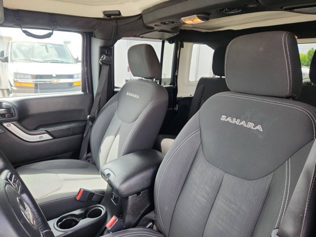 Used 2018 Jeep Wrangler Unlimited Sahara AWD/4WD image 37