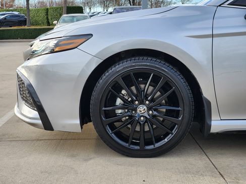 Used 2023 Toyota Camry XSE image 9