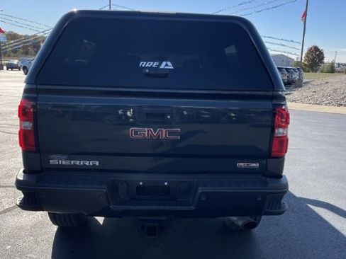 Used 2019 GMC Sierra 2500 SLT w/ All Terrain HD Package image 5