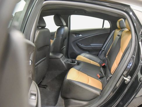 Used 2017 Chevrolet Volt Premier w/ Driver Confidence II Package image 4