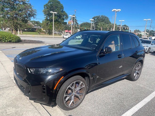 Used 2024 BMW X5 xDrive40i w/ M Sport Package AWD/4WD image 1
