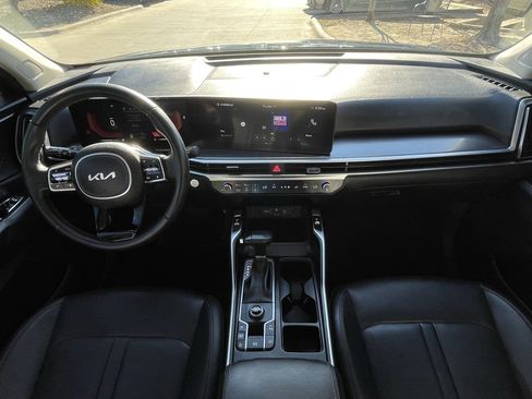 Used 2024 Kia Sorento EX w/ Panoramic Sunroof Package image 10