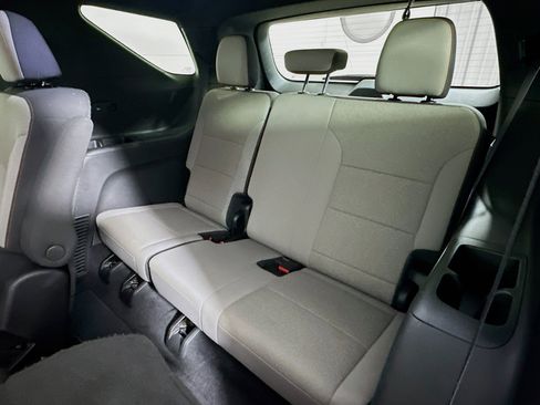 Used 2025 Chevrolet Traverse LT image 29