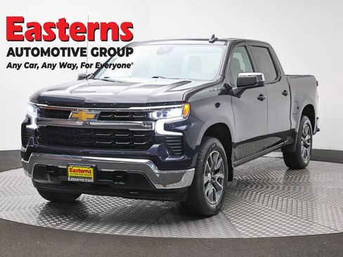Used 2022 Chevrolet Silverado 1500 LT AWD/4WD image 1