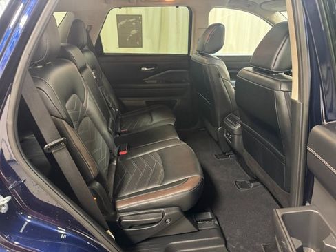 Used 2023 Nissan Pathfinder Platinum w/ Cargo Package image 24