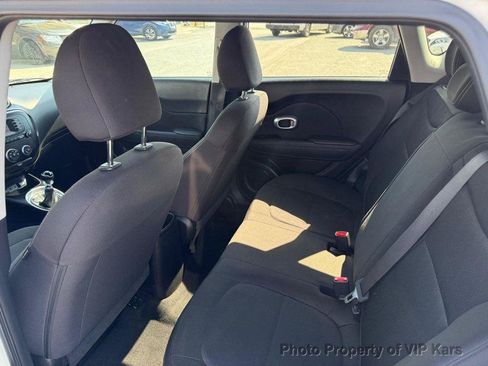 Used 2016 Kia Soul FWD image 11