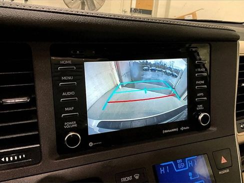 Used 2019 Toyota Sienna XLE Premium image 14