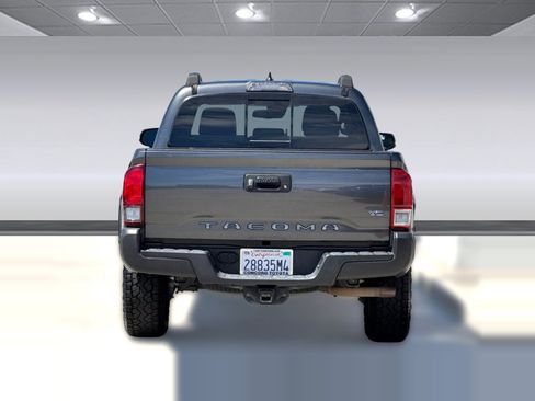 Used 2019 Toyota Tacoma TRD Sport AWD/4WD image 10
