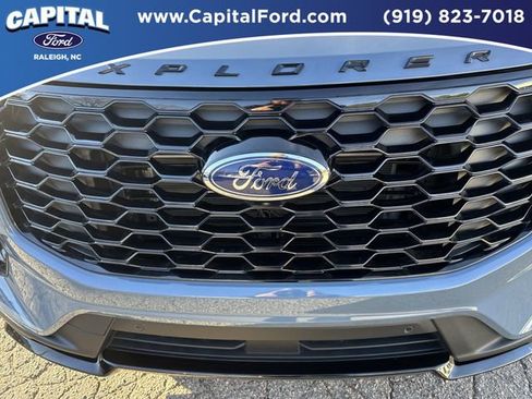 Certified 2025 Ford Explorer ST-Line w/ Premium Package image 10