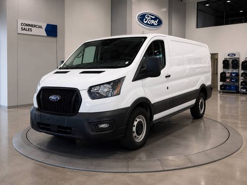 Used 2024 Ford Transit 250 Low Roof RWD image 8
