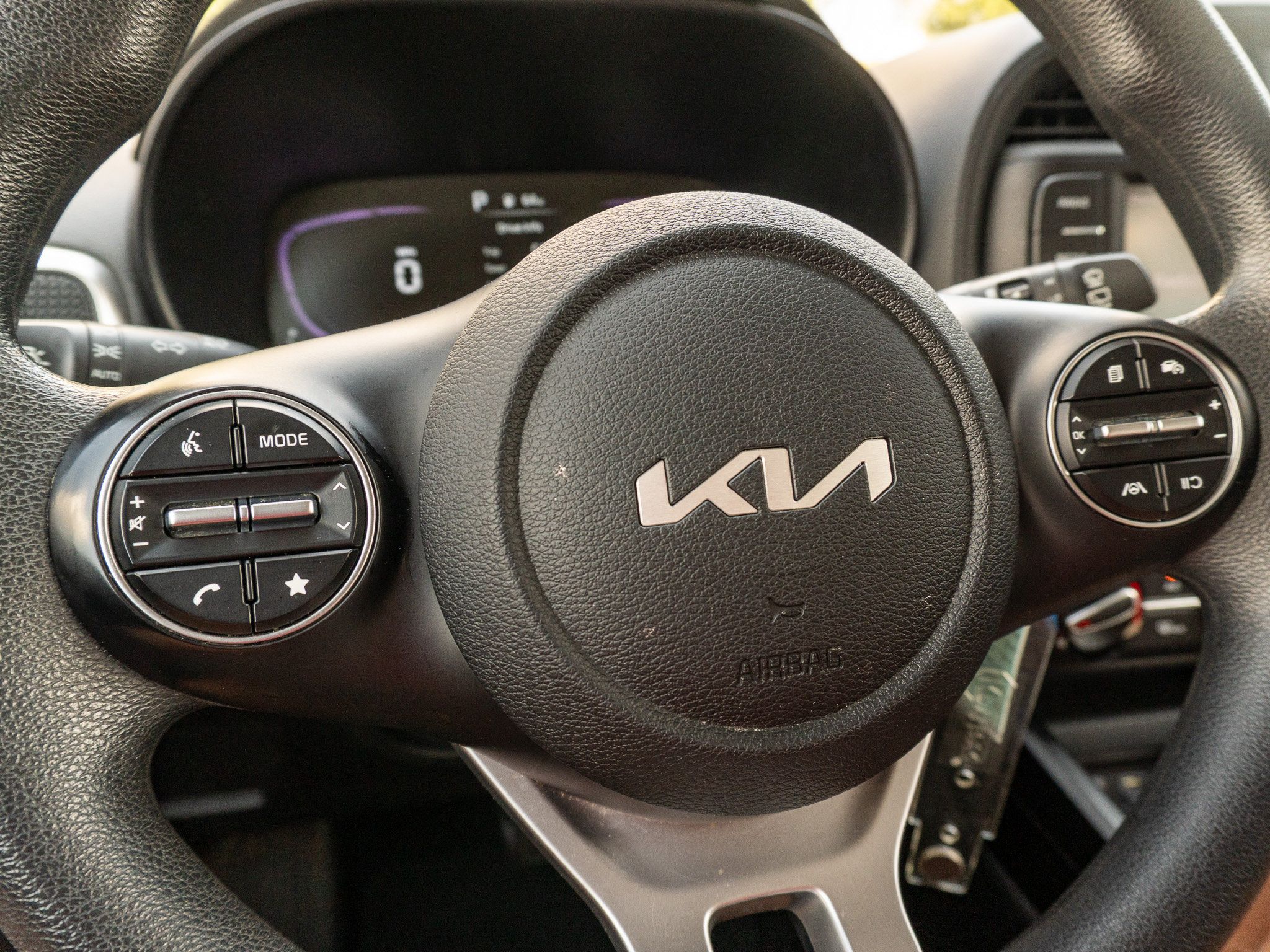 Used 2023 Kia Soul LX w/ LX Technology Package FWD image 30