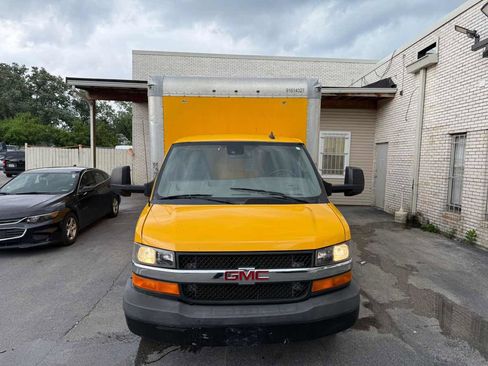 Used 2019 GMC Savana 3500 Extended w/ Driver Convenience Package image 3