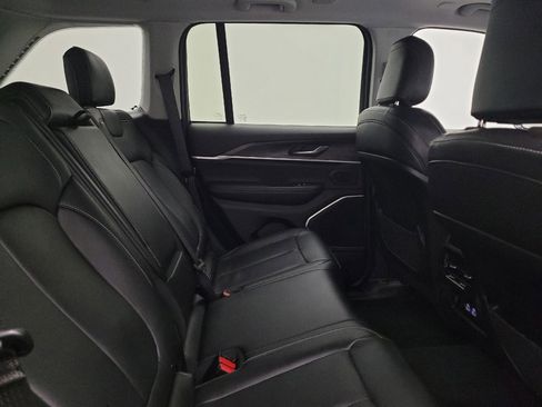 Used 2022 Jeep Grand Cherokee Limited 4xe image 19