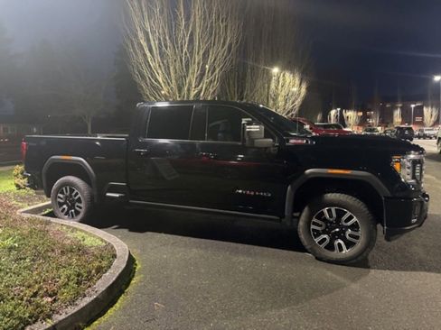 Used 2022 GMC Sierra 2500 AT4 w/ AT4 Premium Plus Package AWD/4WD image 2