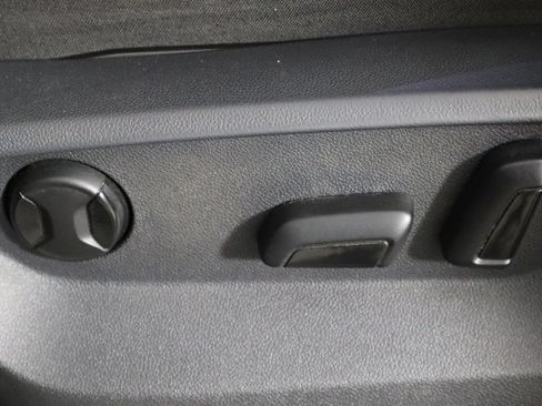 Used 2021 Volkswagen Atlas SE FWD image 24