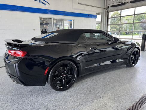 Used 2017 Chevrolet Camaro SS RWD image 9