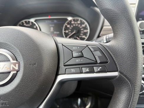 Used 2024 Nissan Altima 2.5 SV image 18